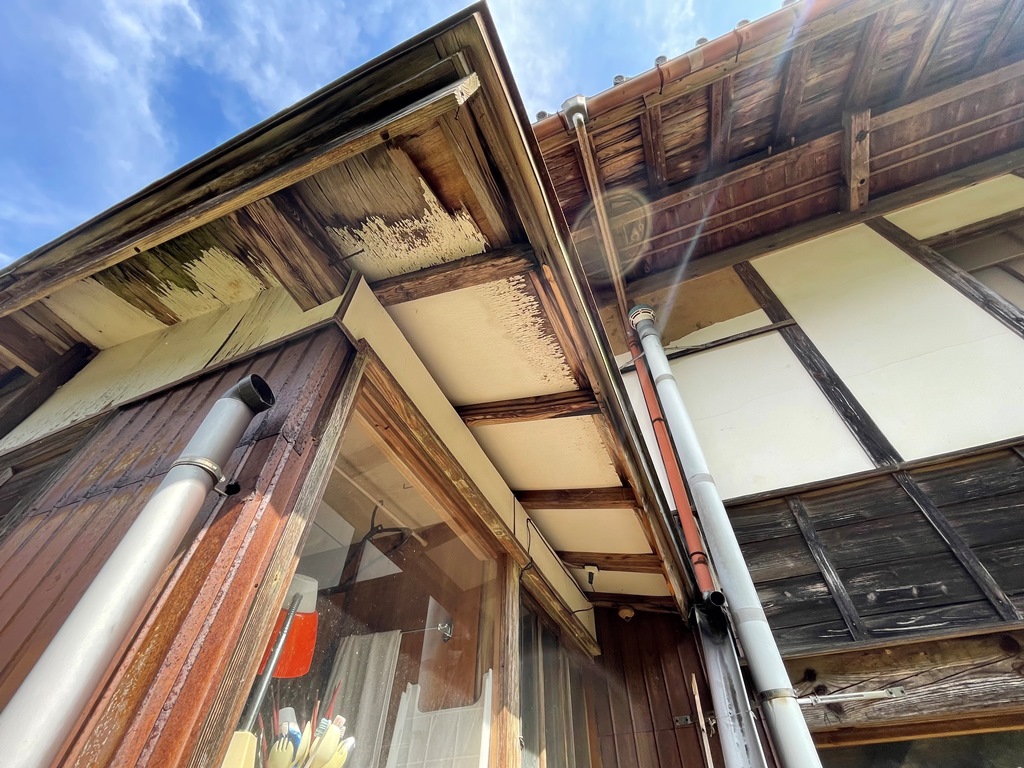 農舎屋根落下、葺き替え