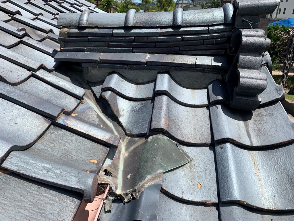 瓦屋根　雨漏れ　現地調査