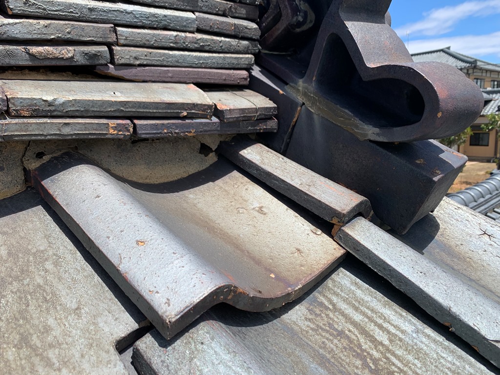 瓦屋根　雨漏れ　現地調査