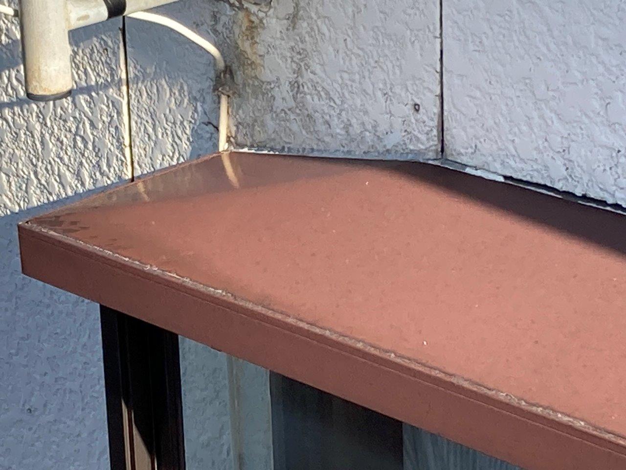 出窓から雨漏れ　現地調査