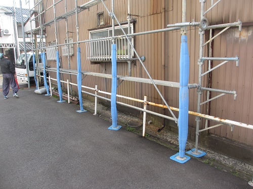 雨樋修繕　仮設足場設置