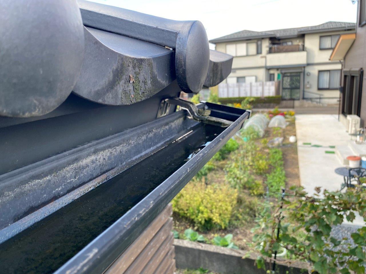 軒樋傾き