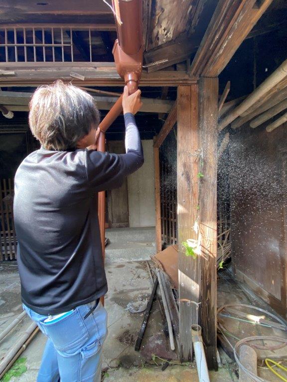 雨樋から水漏れ