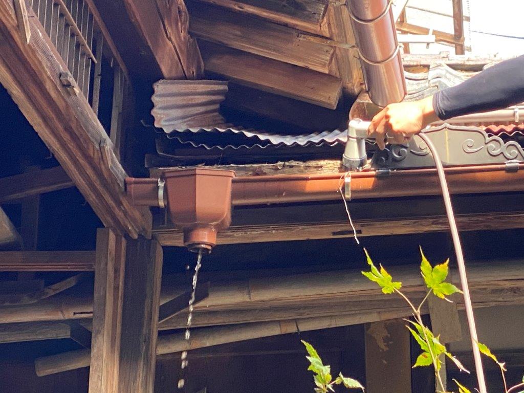 雨樋から水漏れ