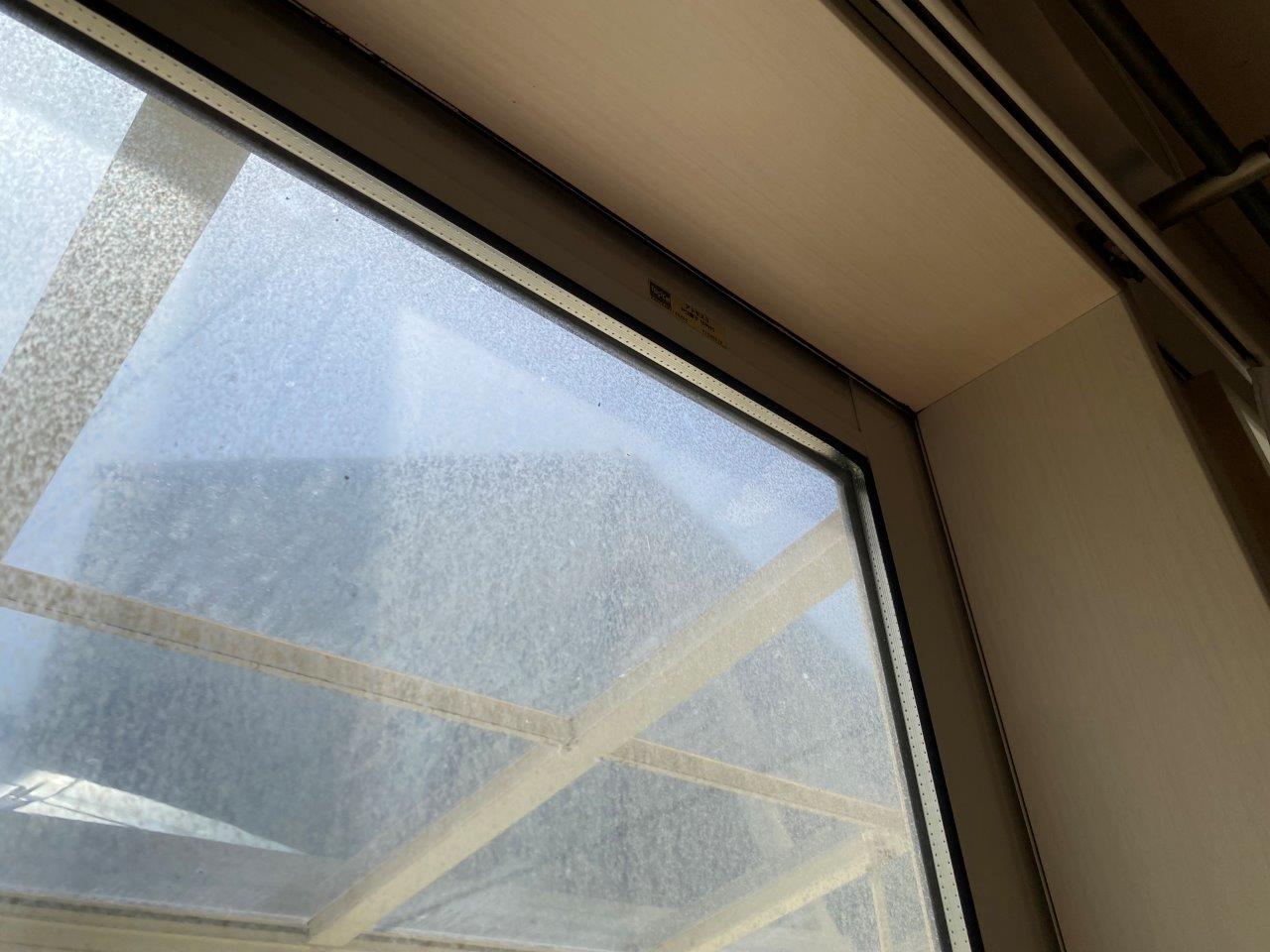 窓サッシから雨漏れ