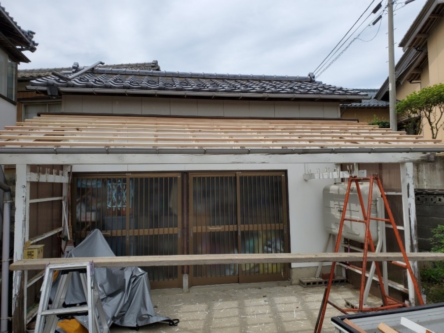 ポリカ張り替え工事