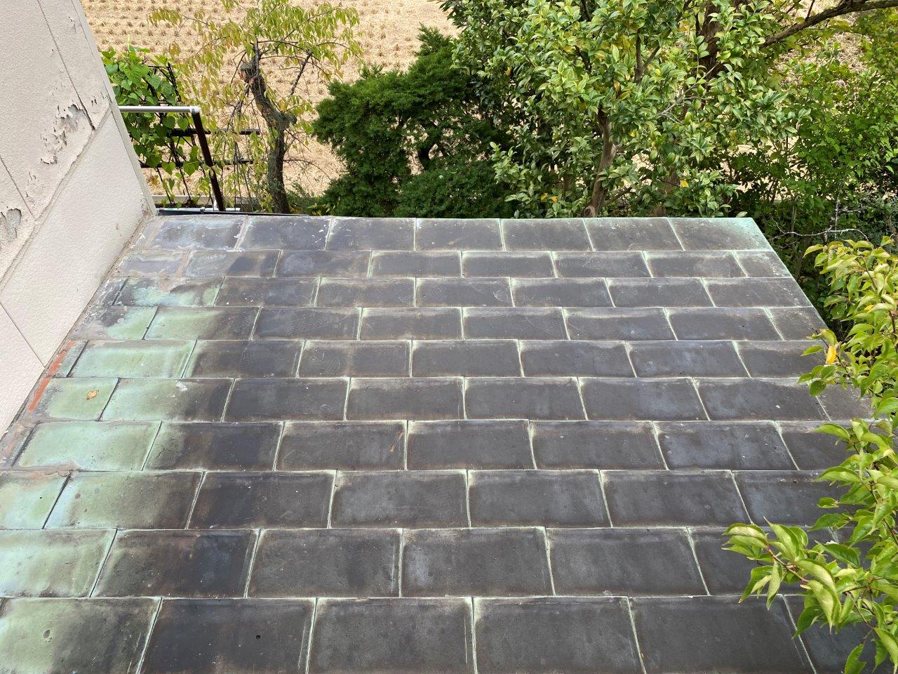 玄関上板金屋根葺き替え