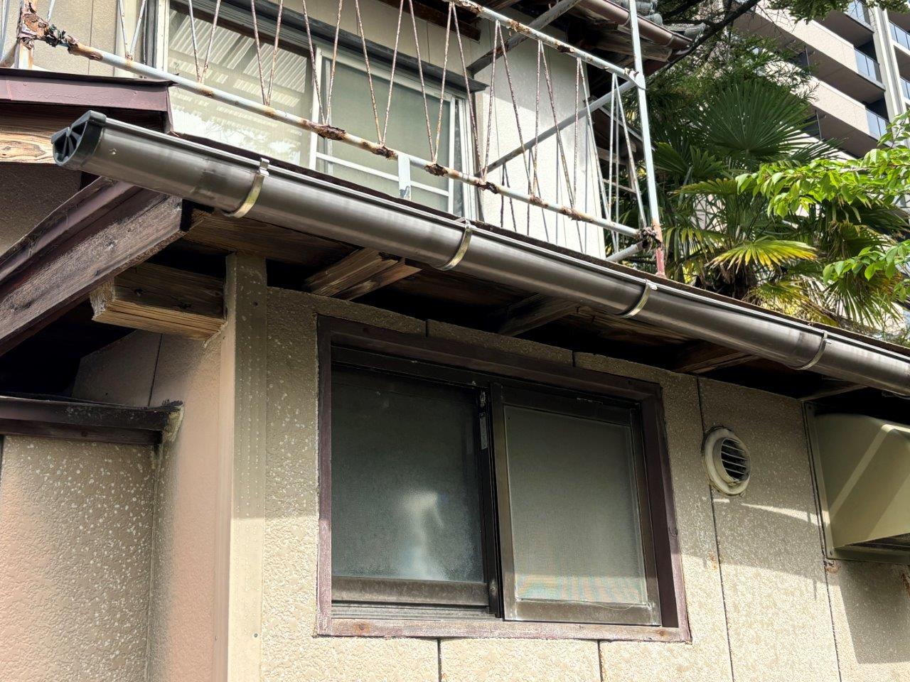 板金屋根雨漏れ　現地調査