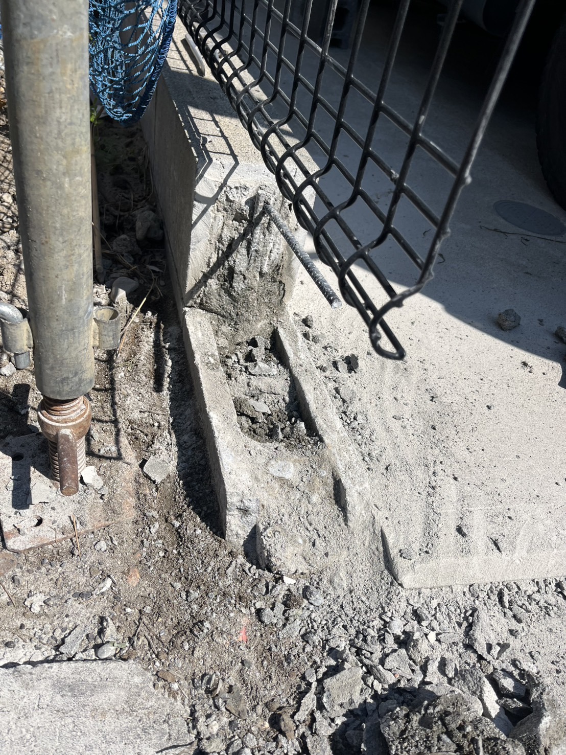 ブロック塀の修理工事