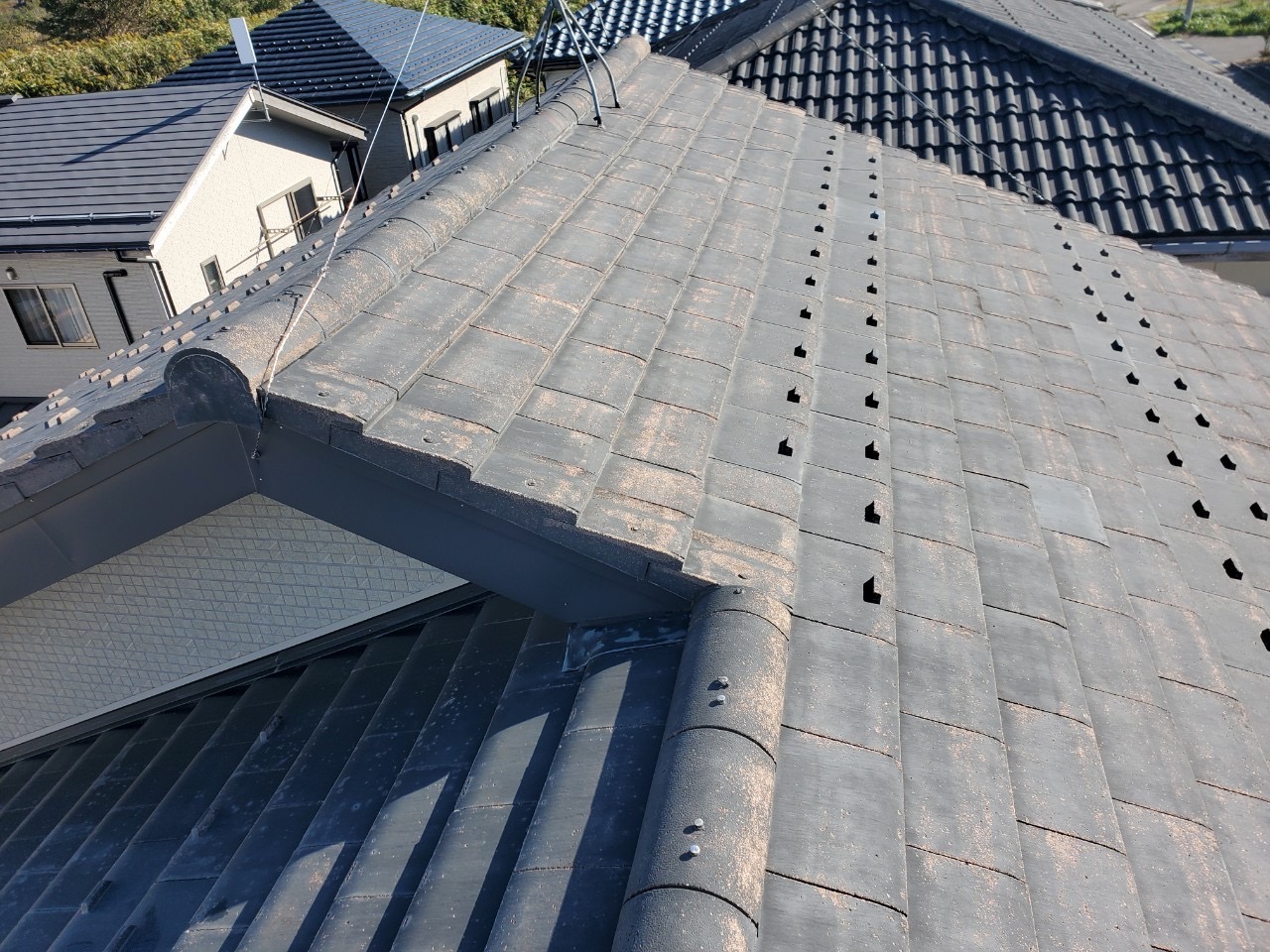 瓦屋根上点検