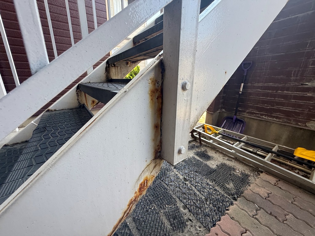 アパート外階段の腐食　現地調査