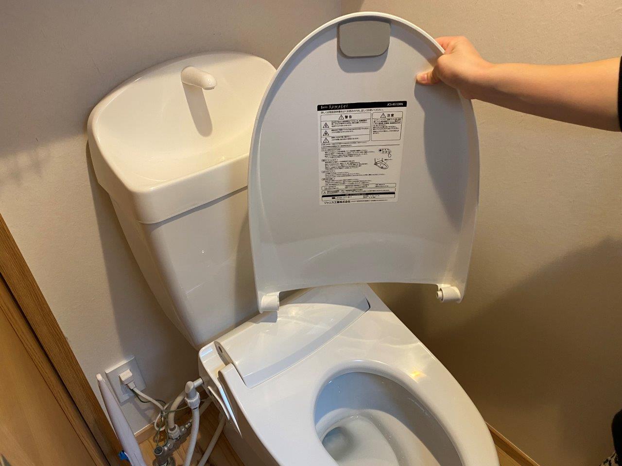 トイレの便座外れ