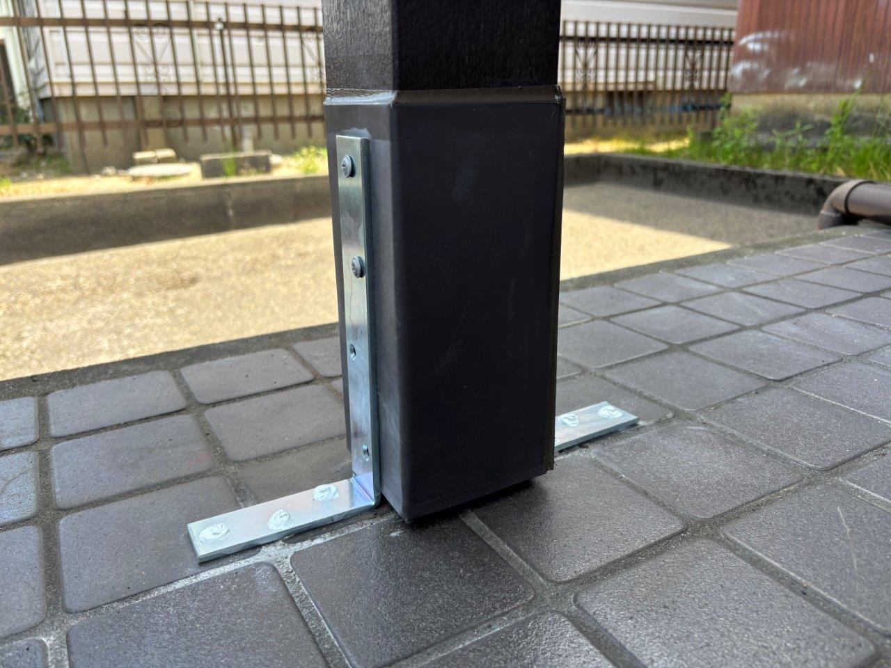 玄関ポーチ柱の固定工事