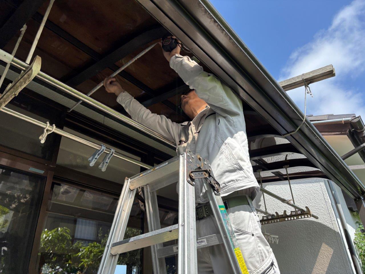 ポリカの補強材取付