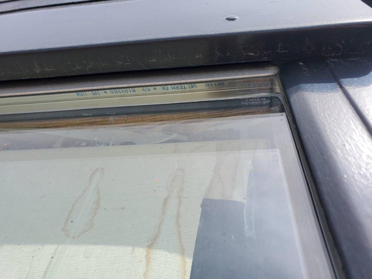 築15年ベルックス製天窓　雨漏れ