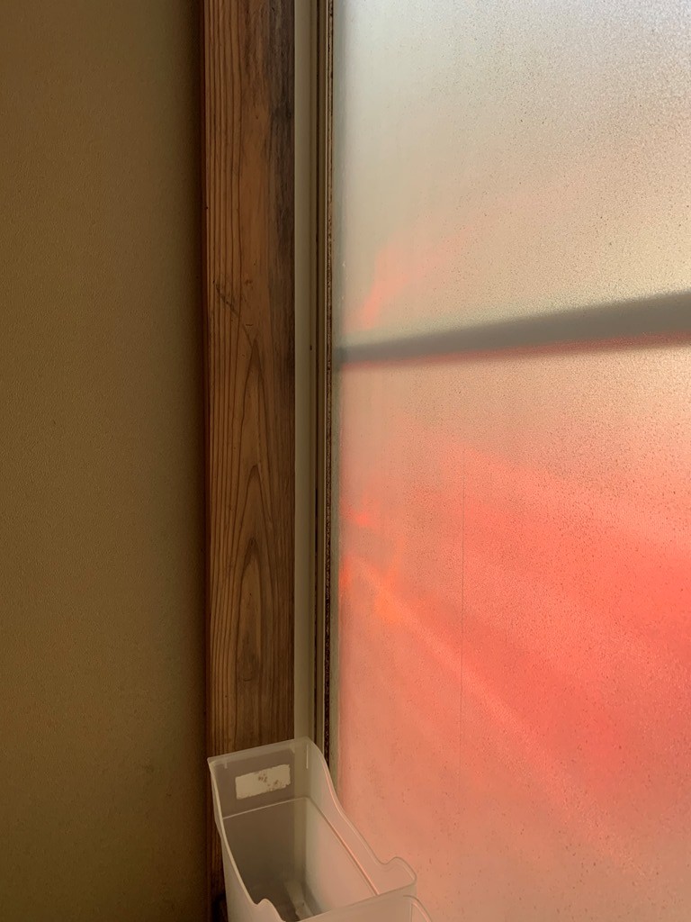 1階窓枠雨漏れ修繕工事