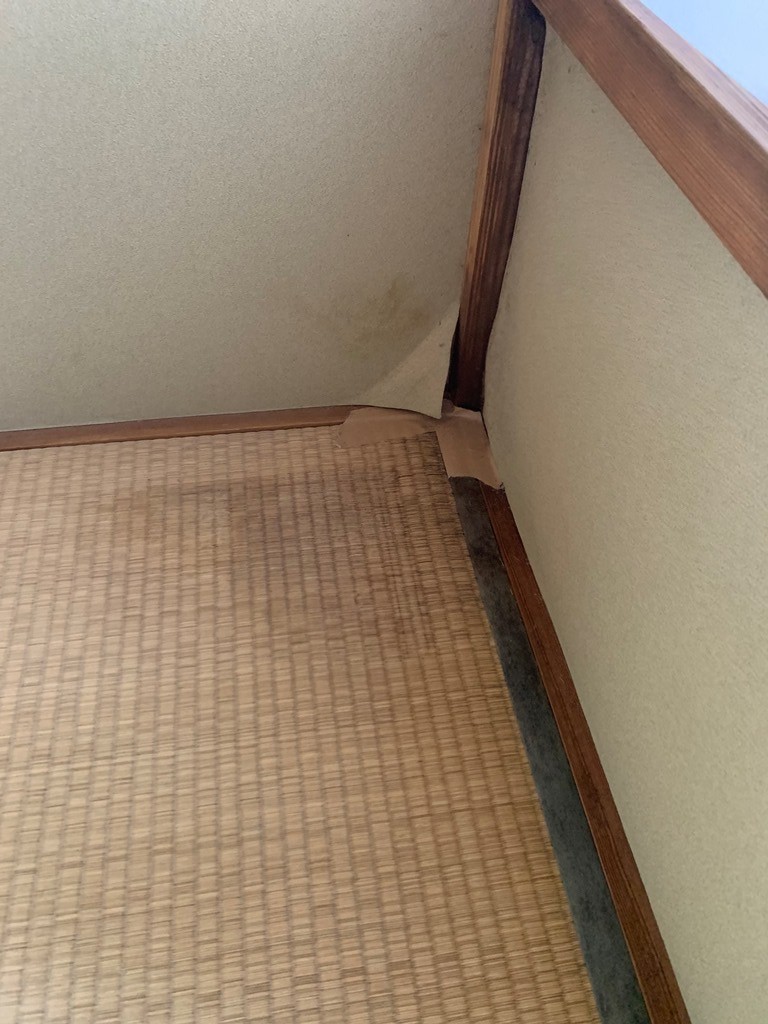 1階窓枠雨漏れ修繕工事