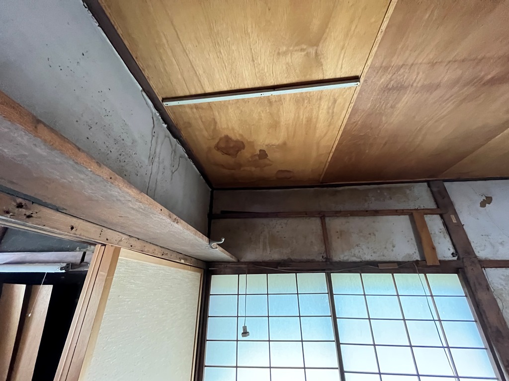 貸家天井雨漏れ