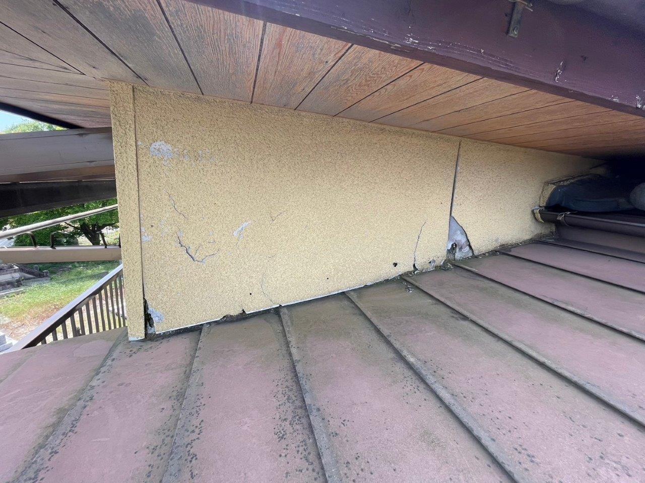 外壁の剥がれ　雨漏れ　現地調査