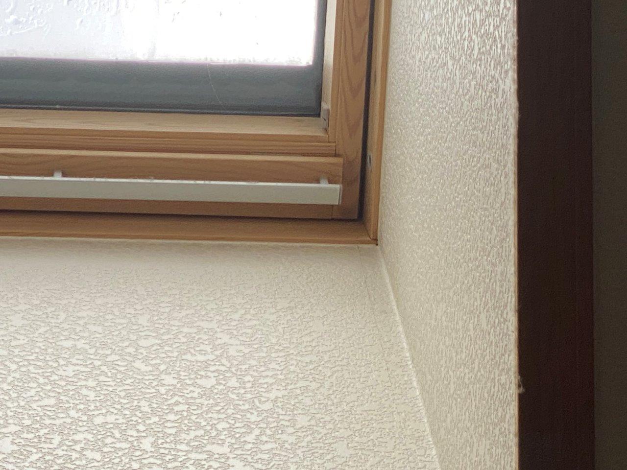 天窓から雨漏れ　現地調査