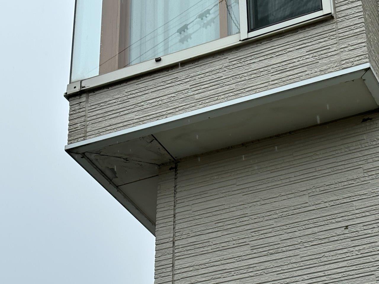 軒天の剥がれ　現地調査