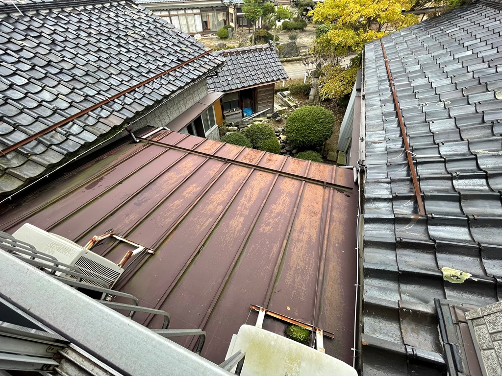 焼き瓦の雨漏れ
