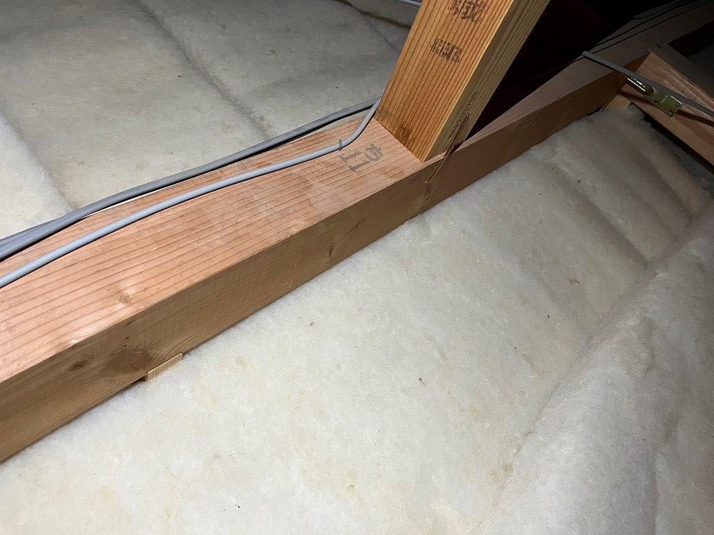 築9年目の板金屋根より雨漏れ