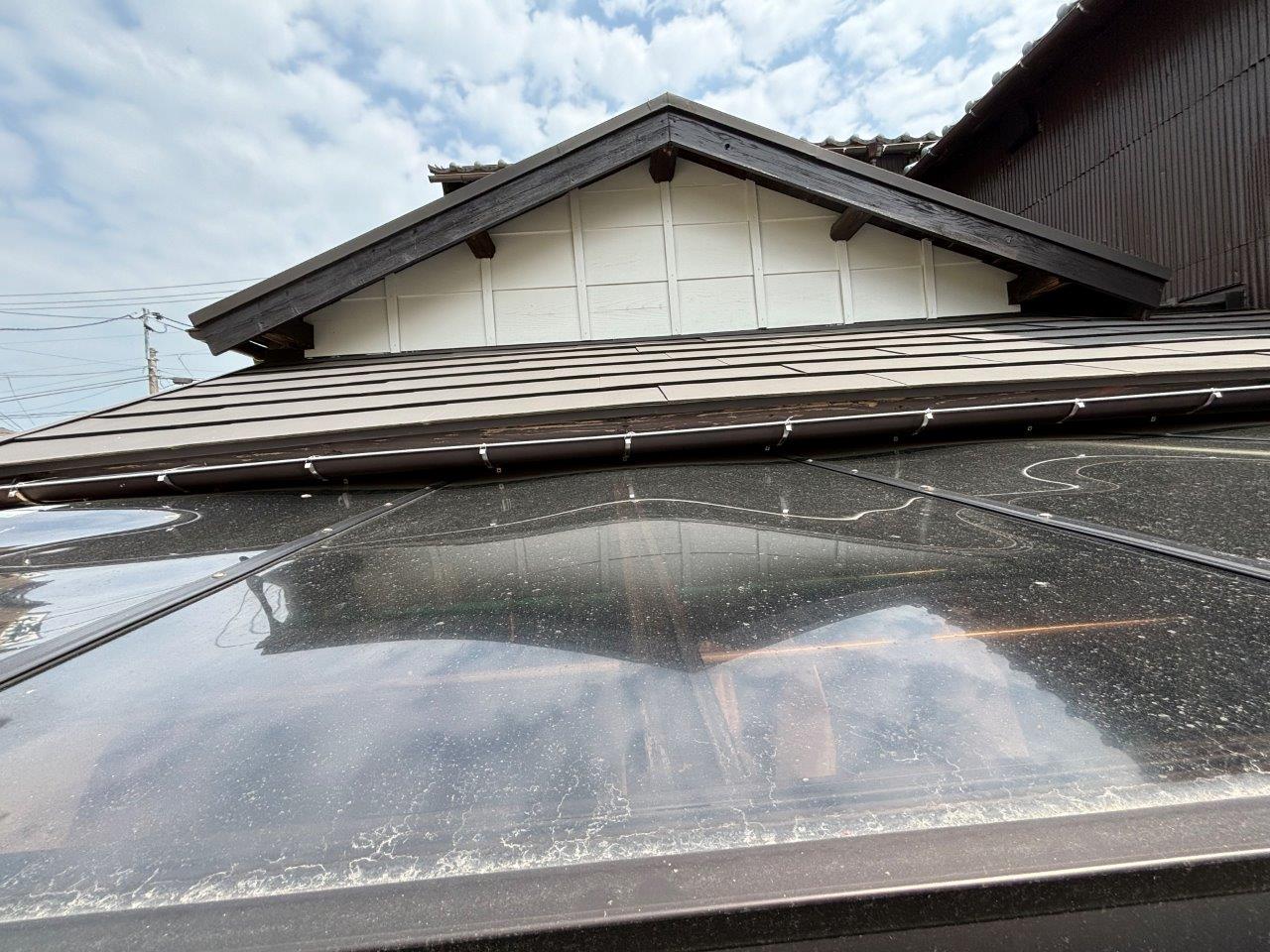 サンルームポリカ屋根剥がれ　現地調査