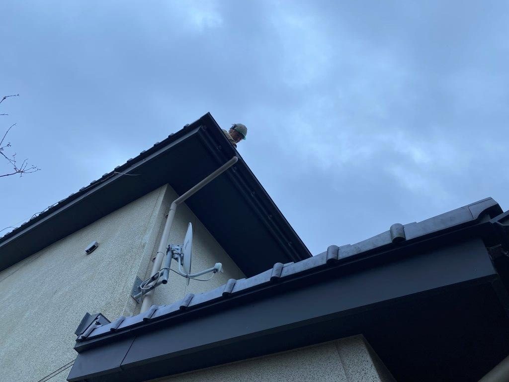 軒樋清掃・落葉ネット設置工事