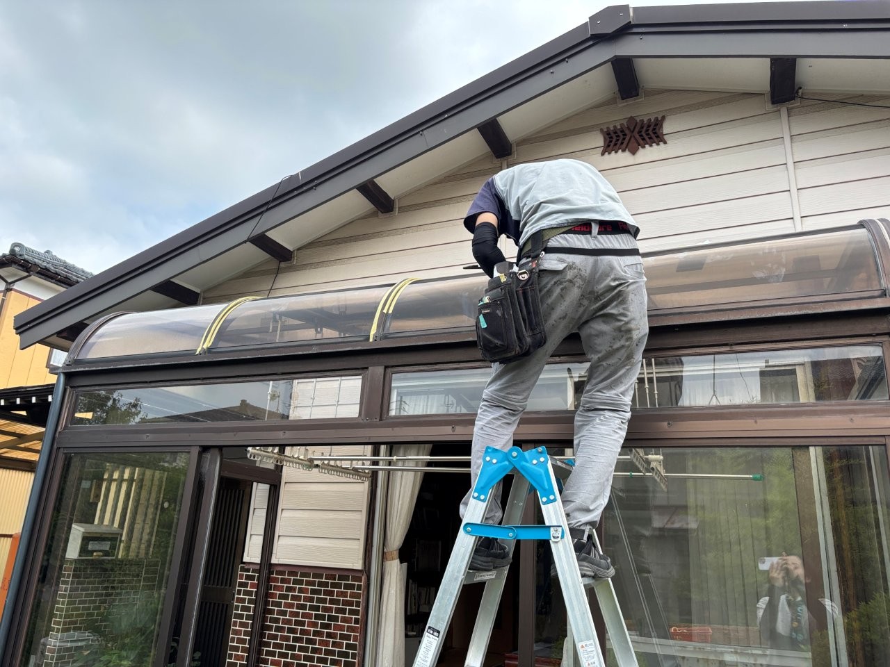 ポリカ屋根雨漏れ修繕