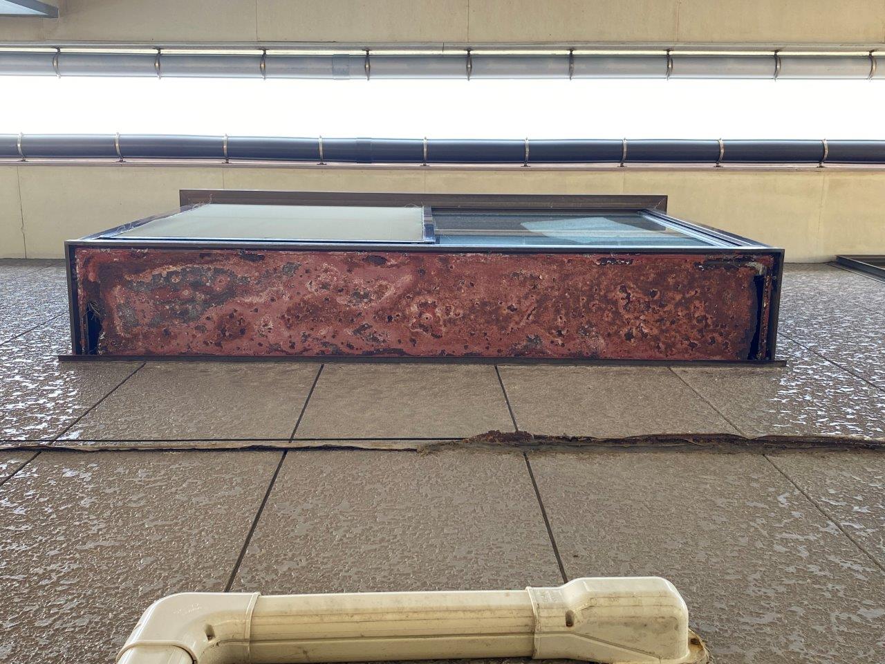 出窓下板金腐食