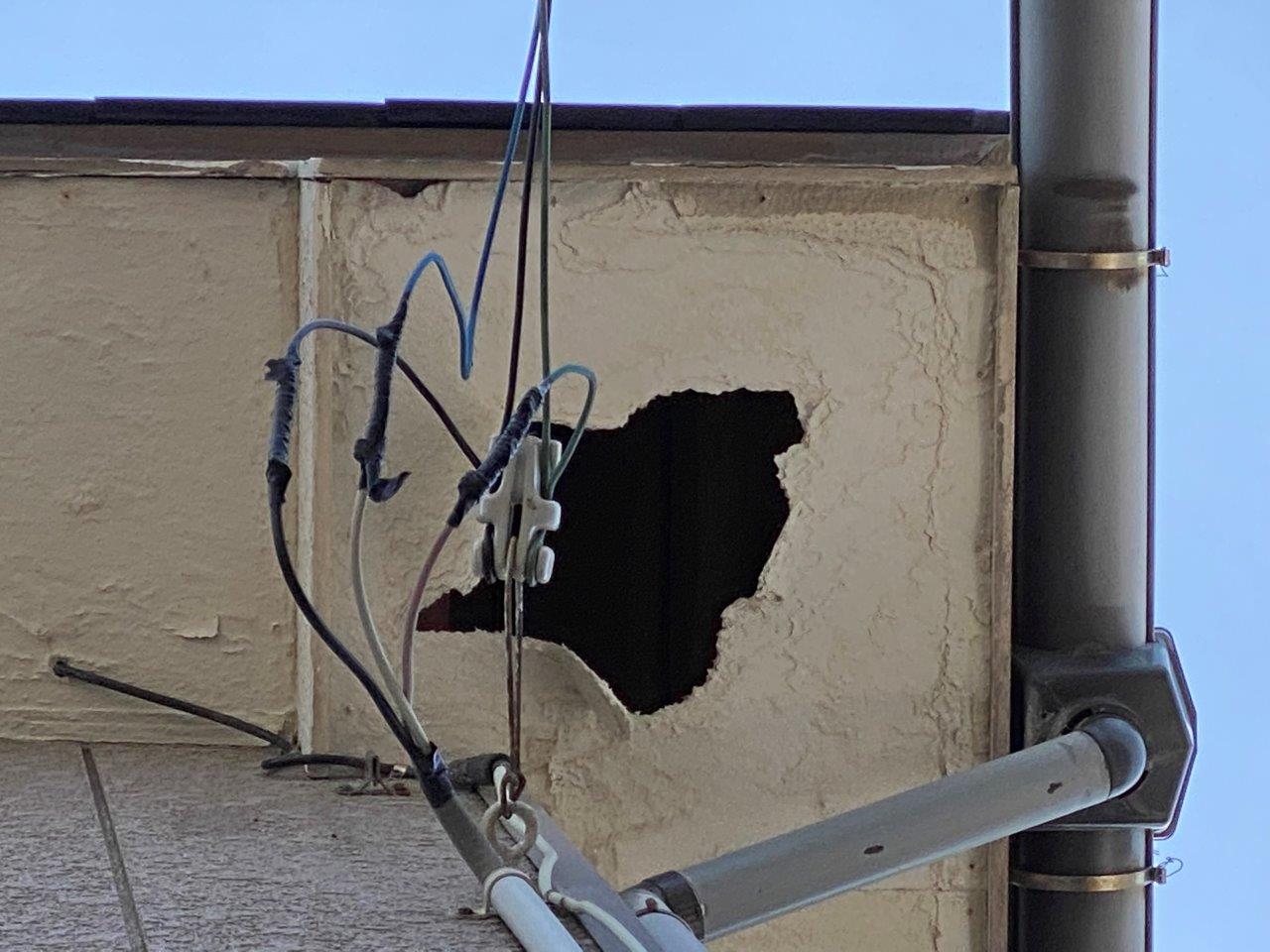 軒天の傷み（穴）