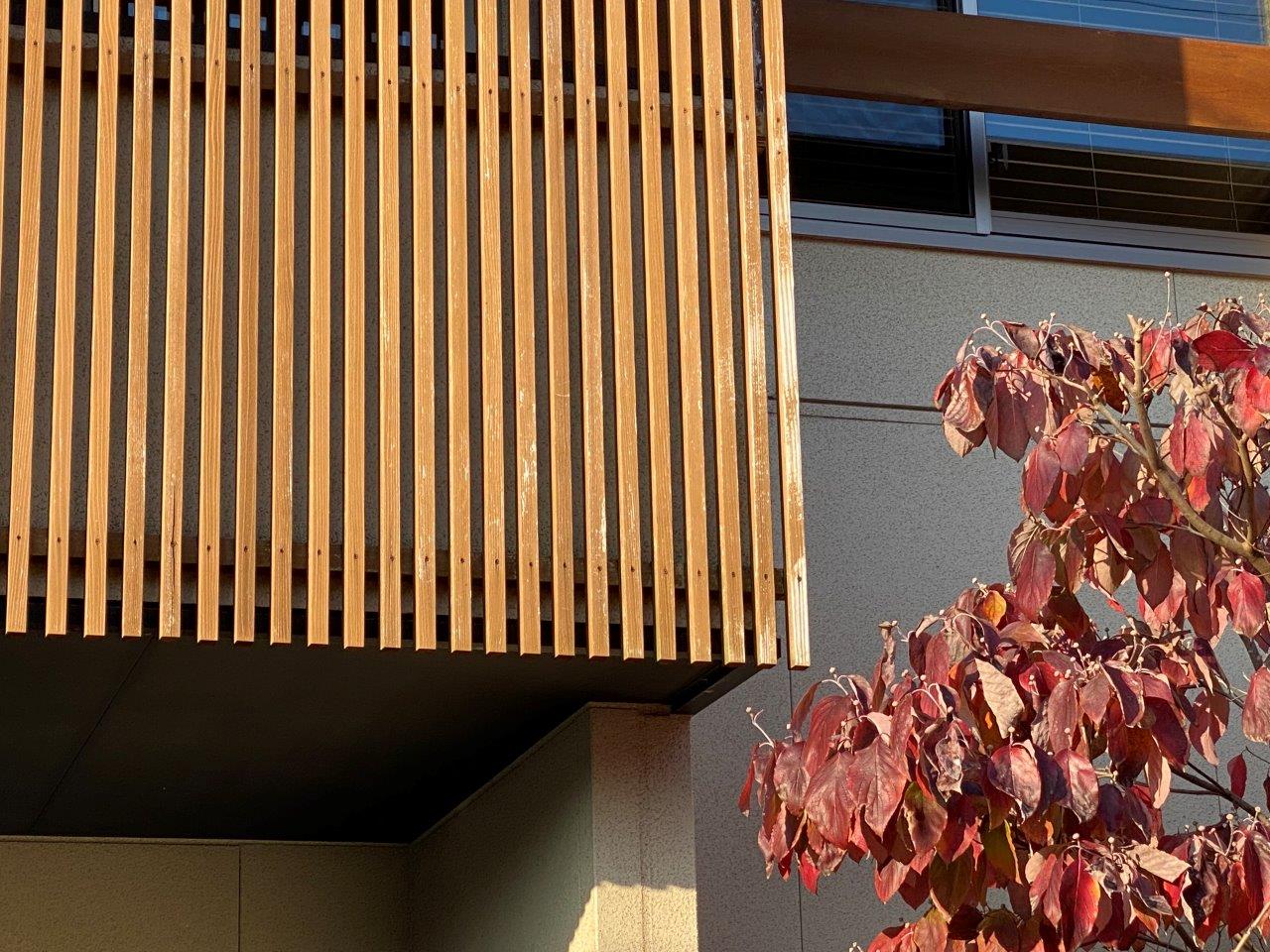 木塀・玄関ポーチの格子塗装