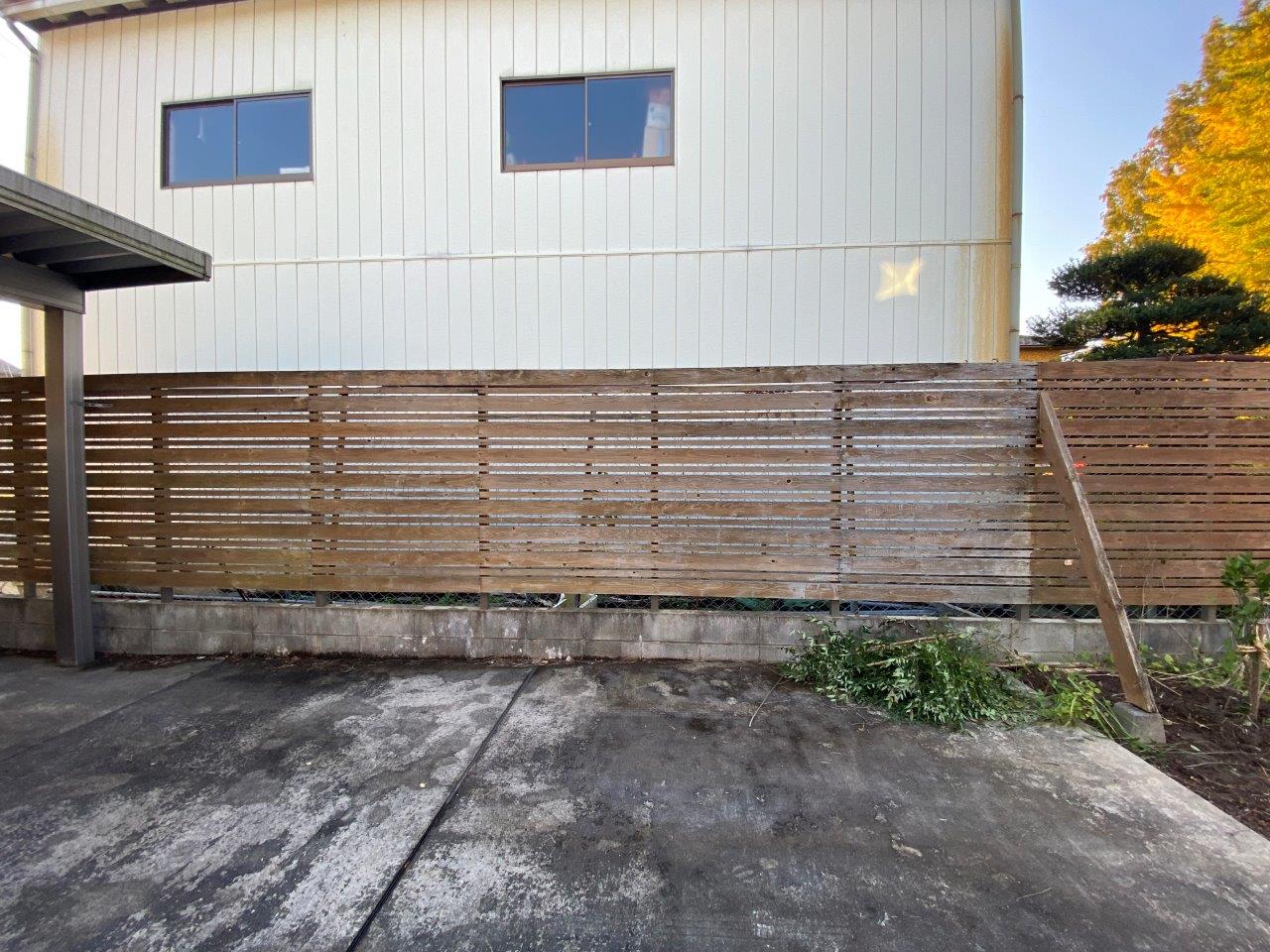 木塀・玄関ポーチの格子塗装