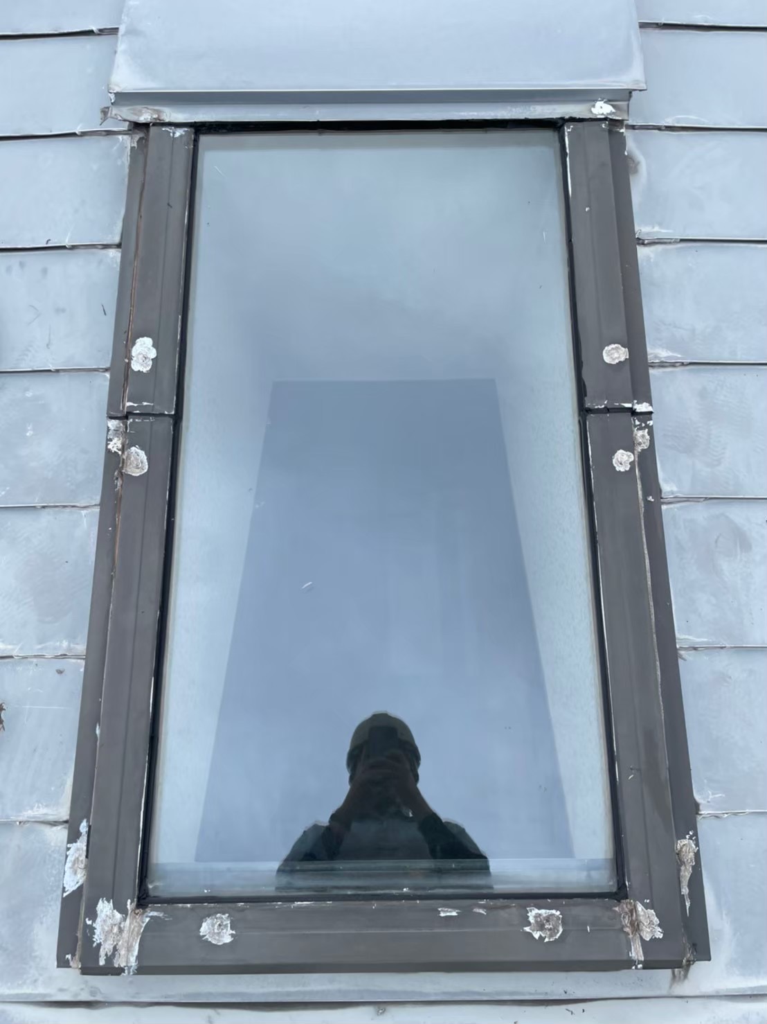 天窓コーキング補修工事