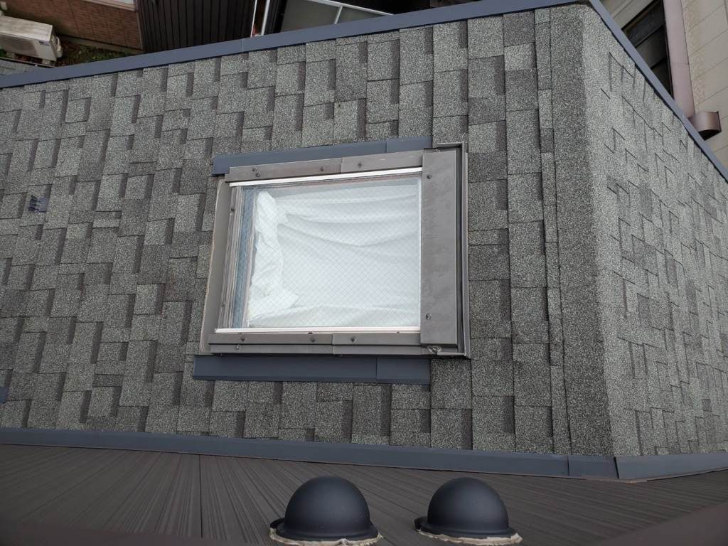 天窓より雨漏れ発生