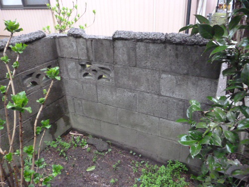 ブリック塀笠木交換　現調