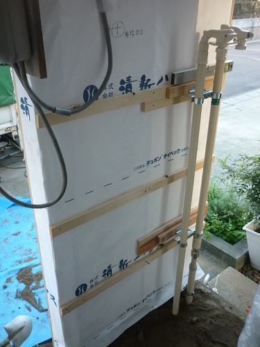 外壁下地　ガス管設置