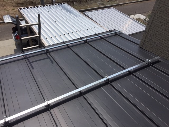 雪止めアングル取り付け