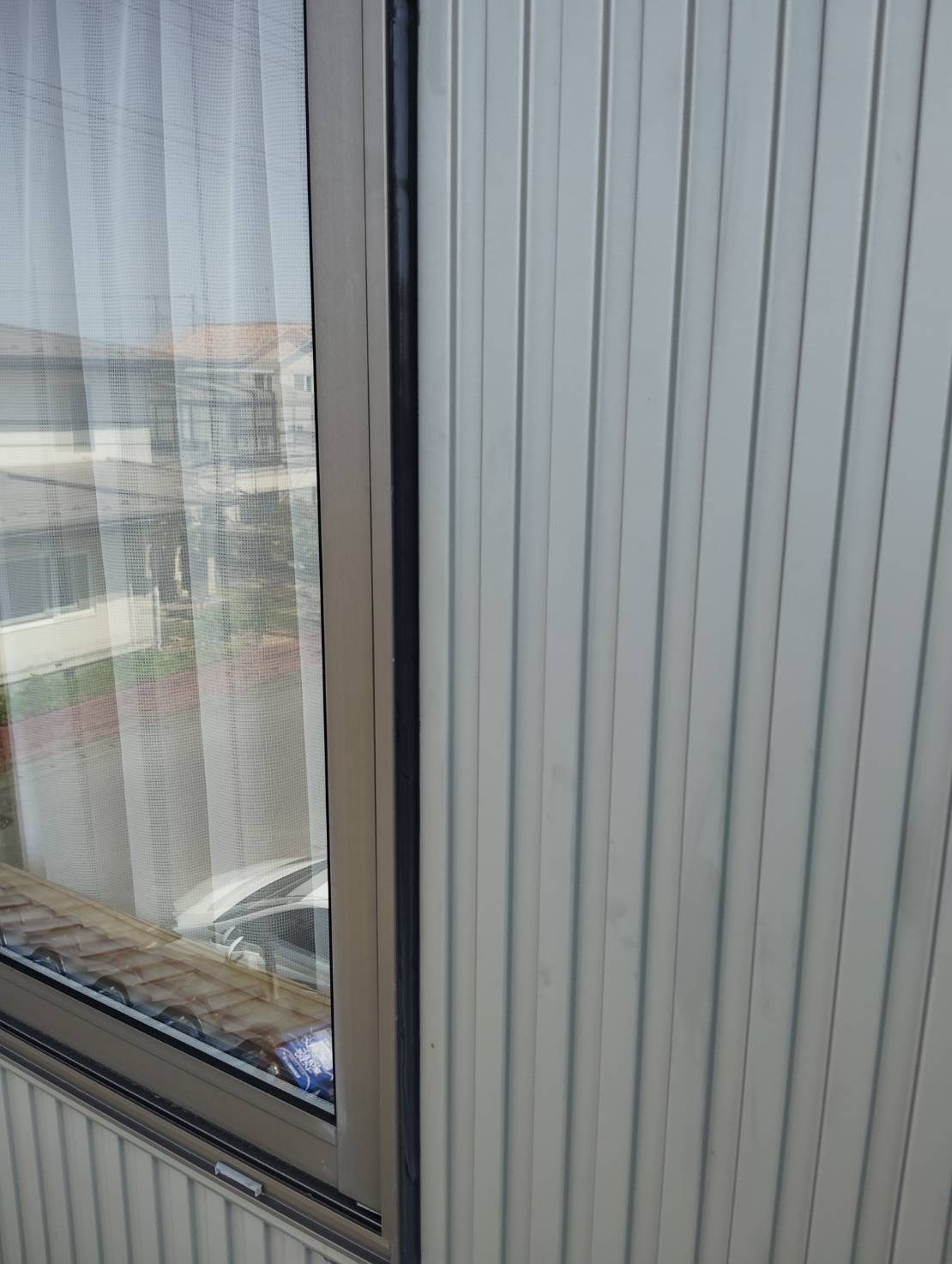 窓周りのコーキング打ち替え工事