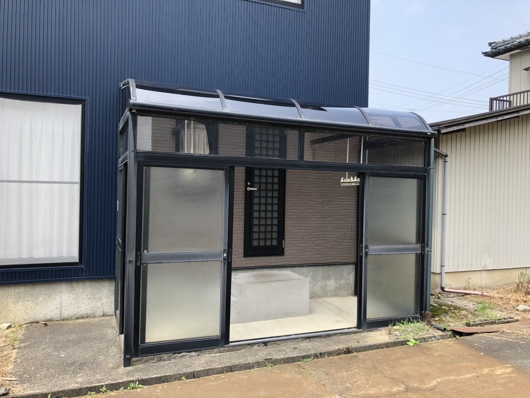 サンルームのポリカ張り替え工事