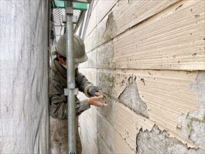 外壁　ケレン作業