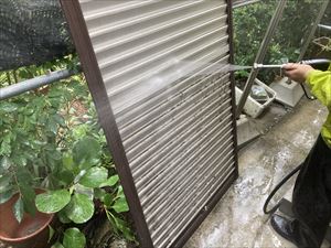 高圧洗浄　雨戸裏