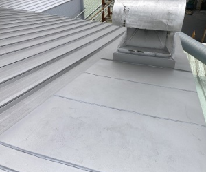 奈良市工場屋根ルーファン部分カバー工事完了