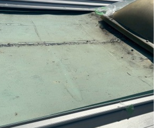 奈良市工場ルーファン周りの鉄板部分劣化