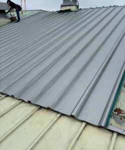 奈良市工場新しい瓦棒屋根をカバーで施工