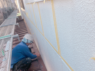 香芝市工場瓦棒屋根塗装をする前の下地処理ケレン