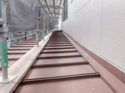 香芝市工場瓦棒屋根塗装前