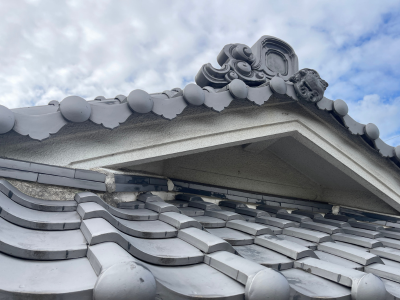 生駒市漆喰の瓦屋根