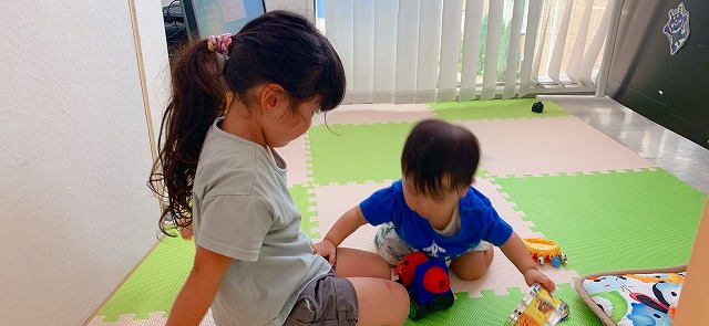 キッズルームで遊ぶお子様